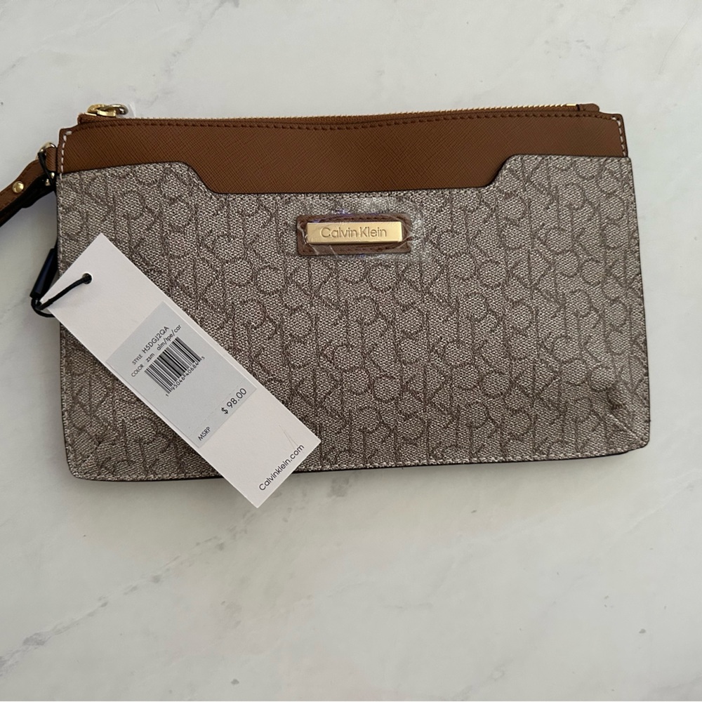 NWT Calvin Klein wristlet
